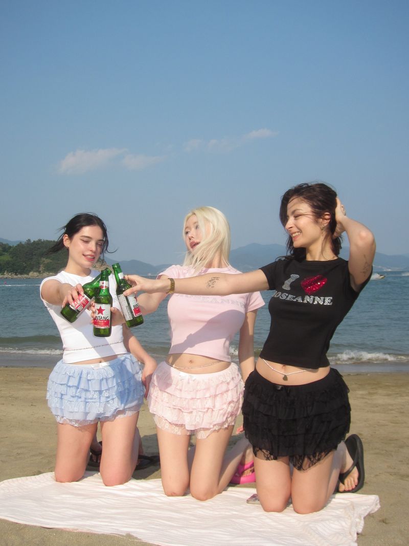 I♥︎ROSEANNE TWINKLE TEE (BLACK)