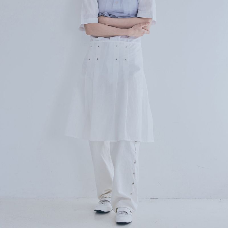 poie(ポイエ)の「sheer layered rivet pleats skirt (white)(Skirts)」