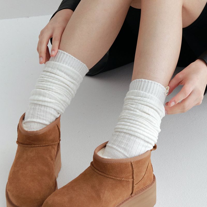 OVT-U(オーブイティーユー)の「Basic Soft Wool Libbed Knee Socks(Fashion Accessories)」