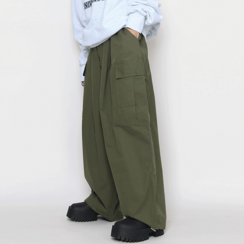 nutellike(ヌテールライク)の「Wide Balloon String Cargo Pants(Pants)」