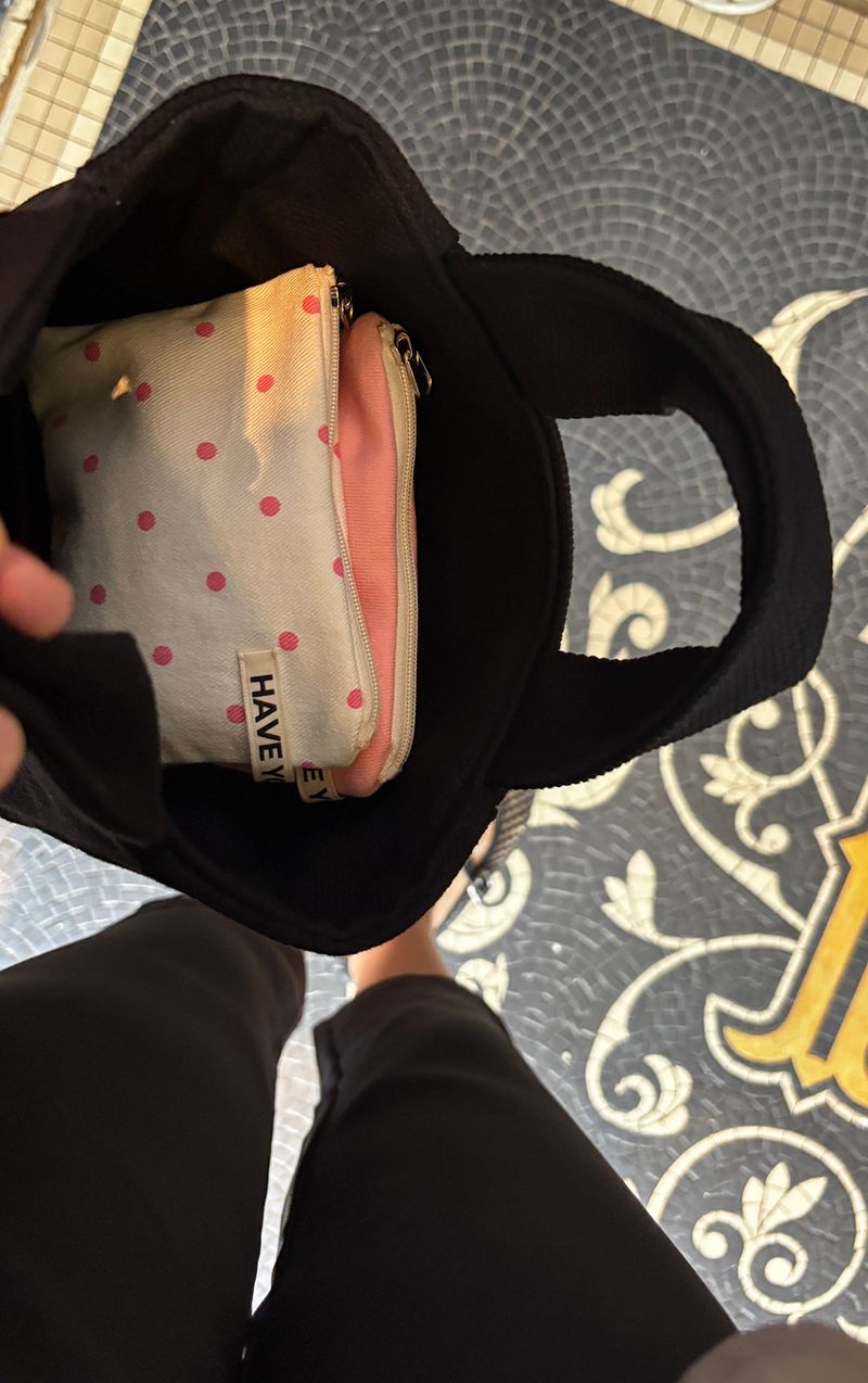 Dot flat pouch - pink , M size