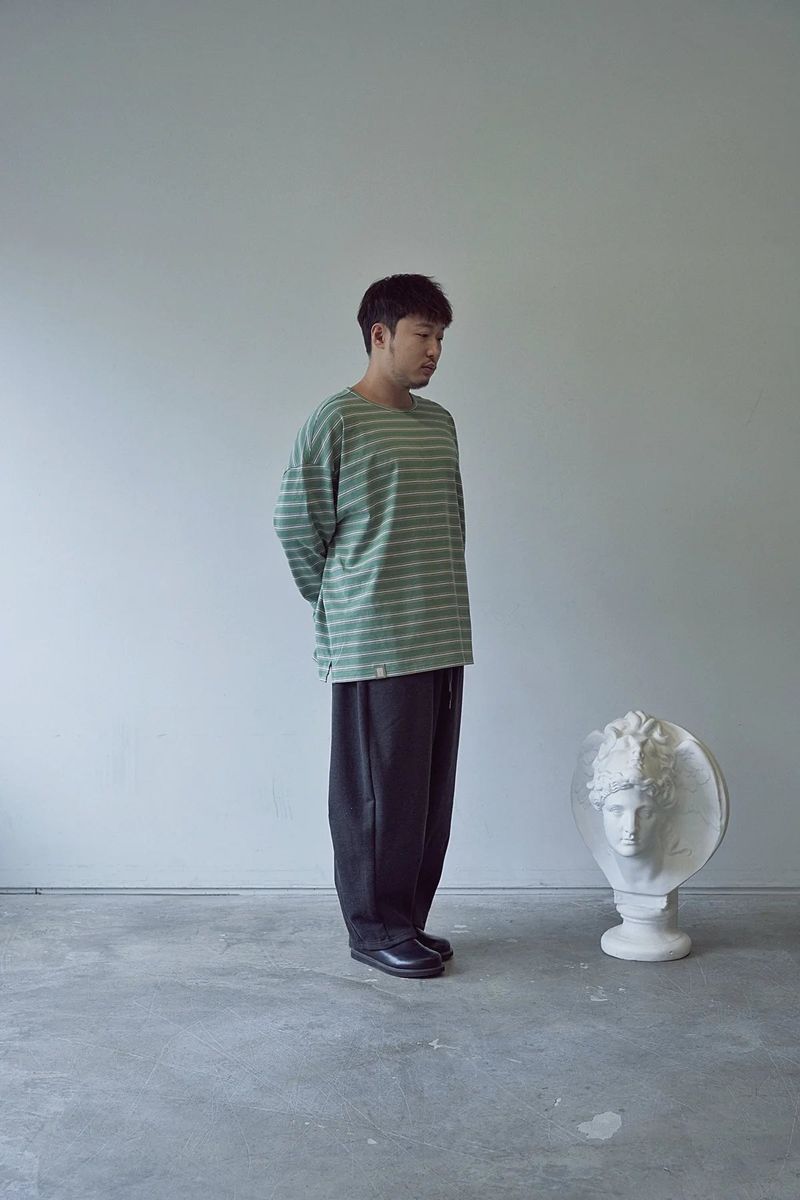 STRIPE BINDING-NECK BOX TEE (Sage Green)