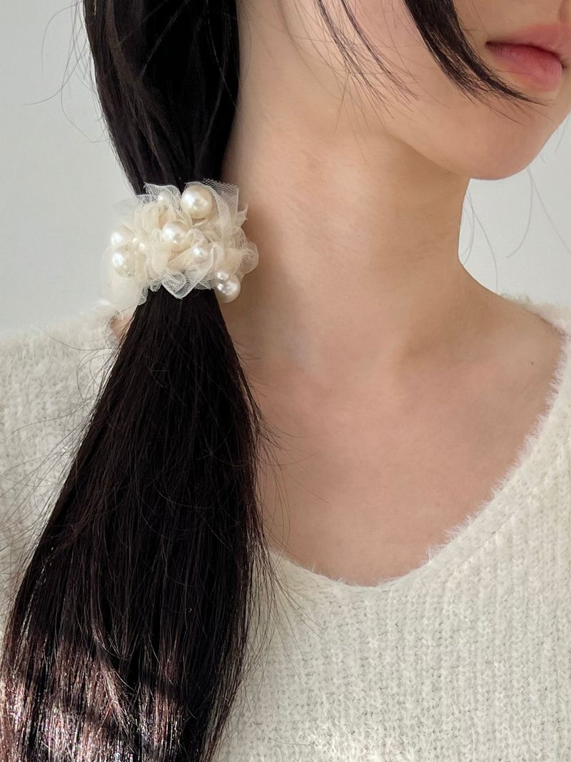 Mesh pearl scrunchie