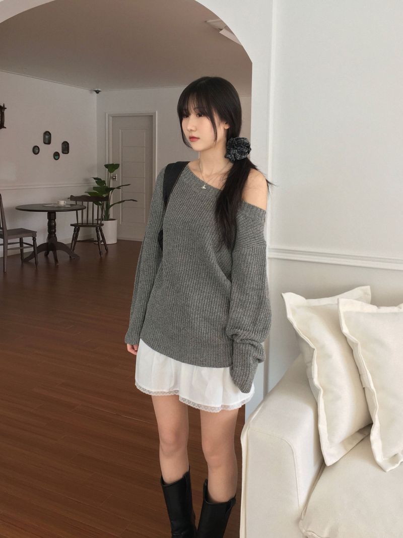 Kitten（キッテン）の「Neff Off-Shoulder Knitwear (3 colors)（Tops）」