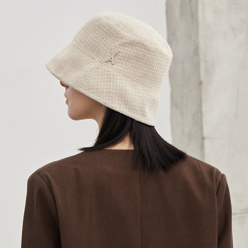 VA Stud Tweed Drop Bucket Hat / Beige