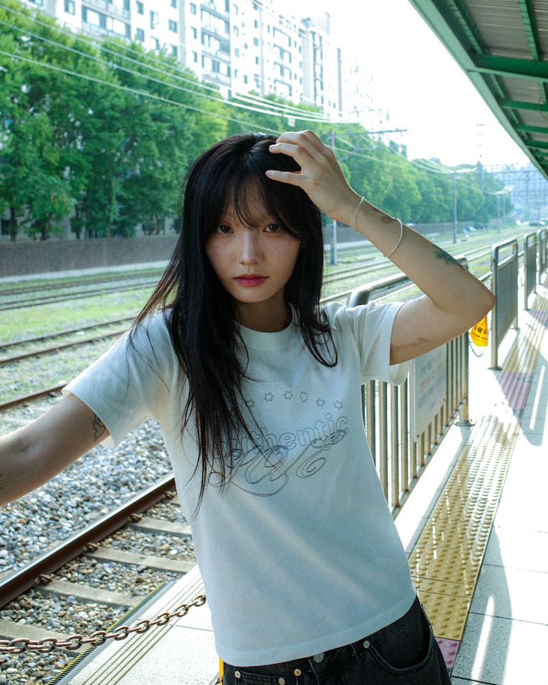 neversaynever®︎（ネバーセイネバー）の「オウセンティックラブ Tシャツ ホワイト（トップス）」
