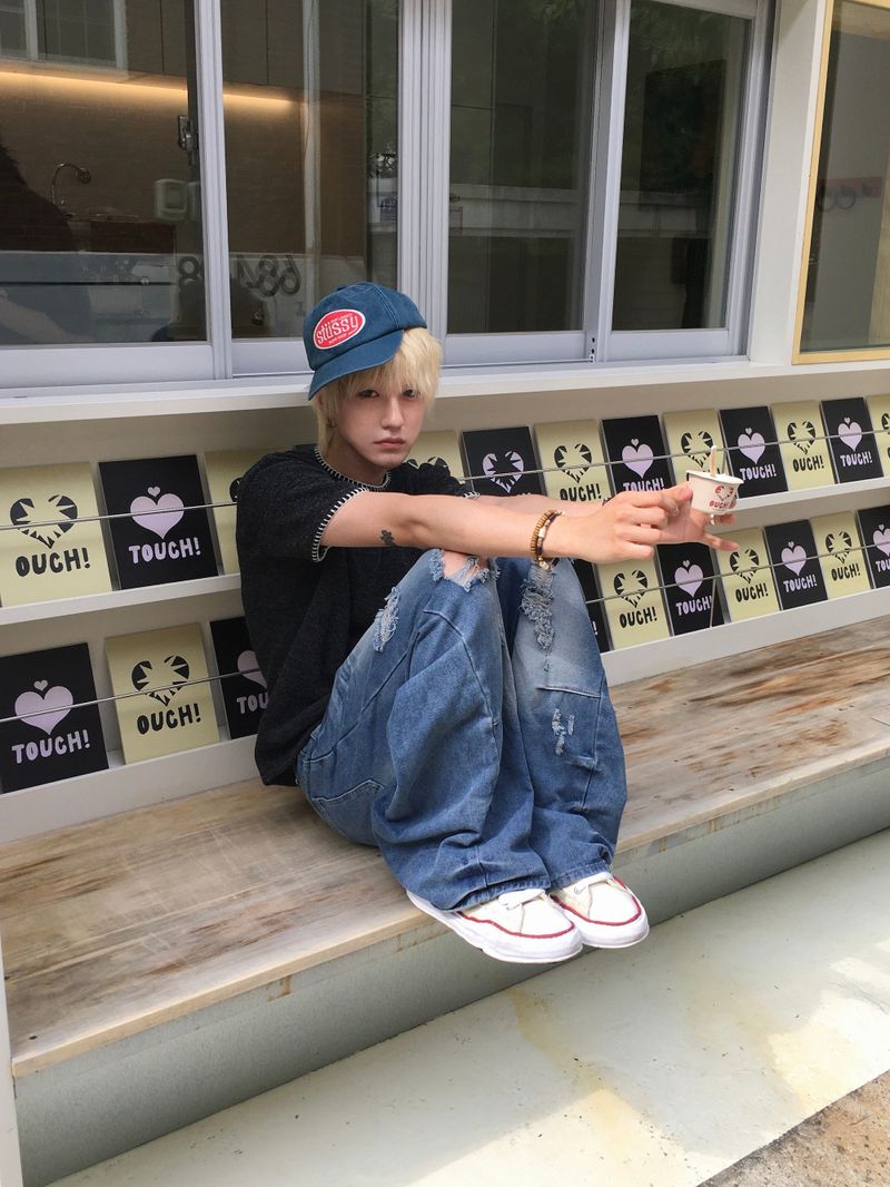 Wavy Cat Washed Distressed Denim Pants