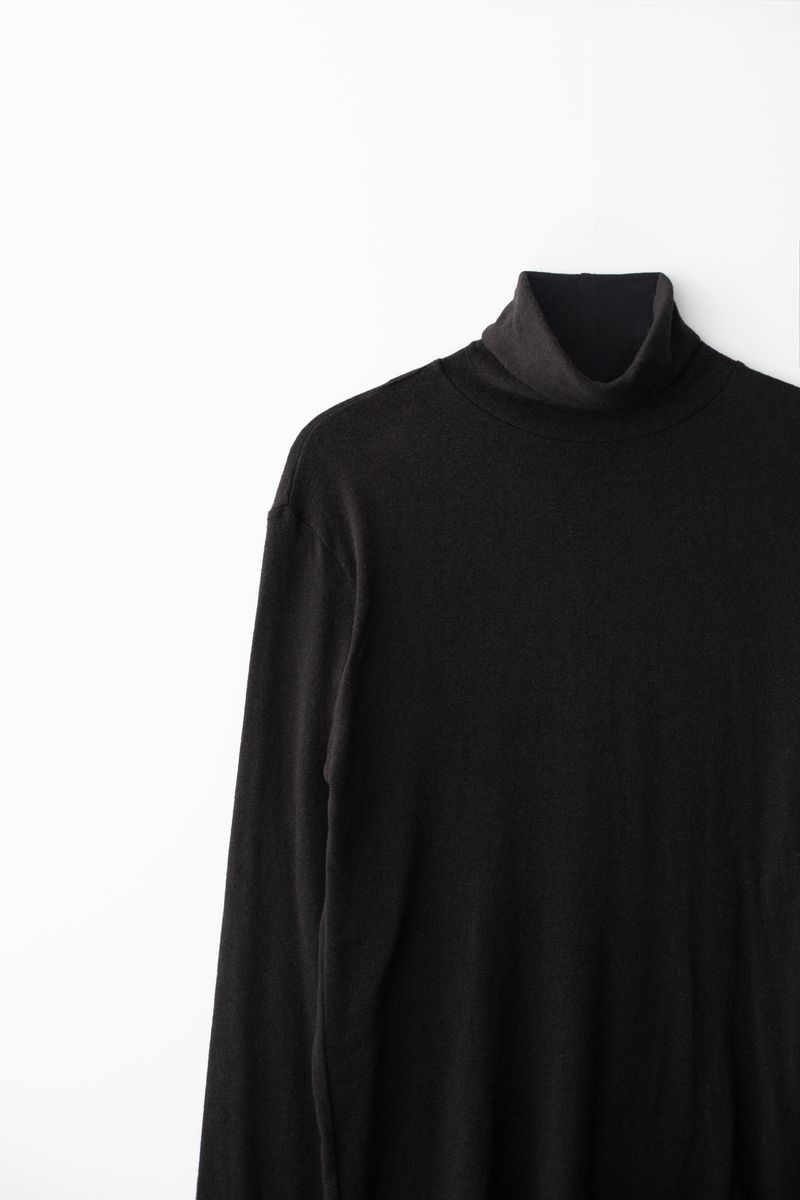 Soft turtle neck T-shirts (Black)