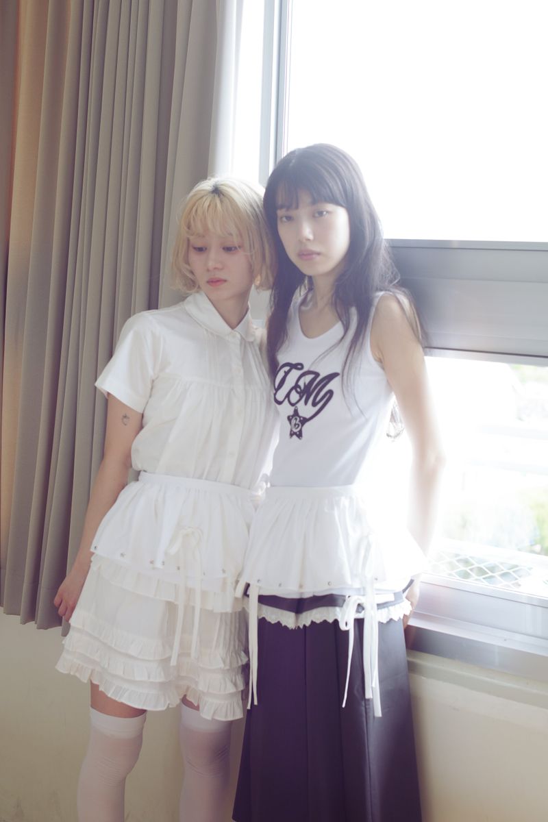 apron frill skirt