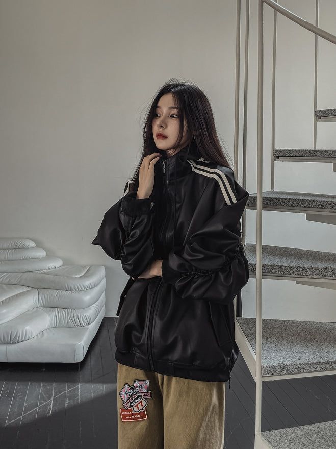 Track shirring leather hooded jacket