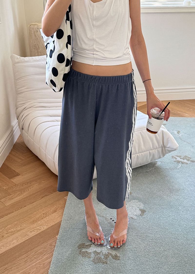 TRACK TAPE BERMUDA PANTS