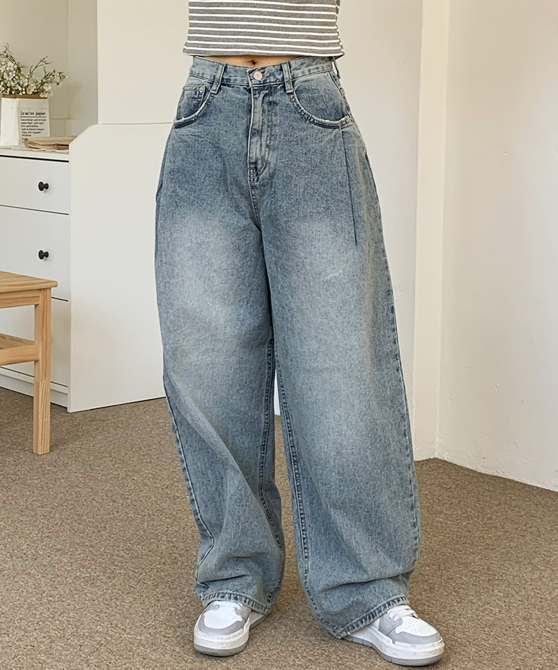 one-pintuck hip pants