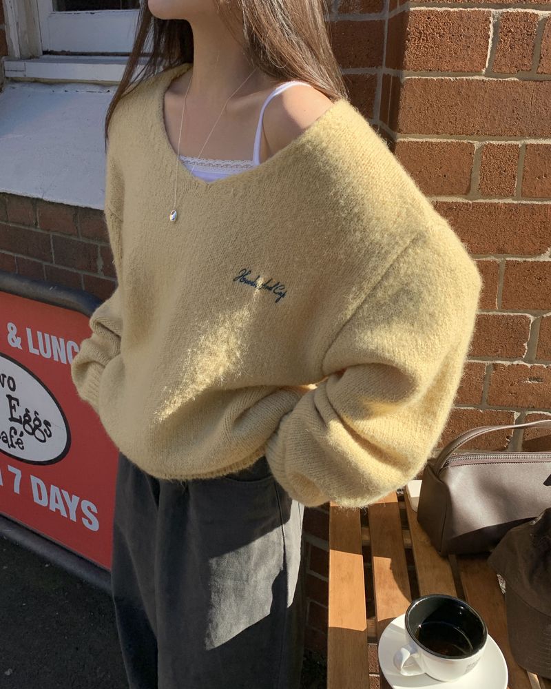 [ORIGINAL] Furry Loose-Fit V-Neck Knit