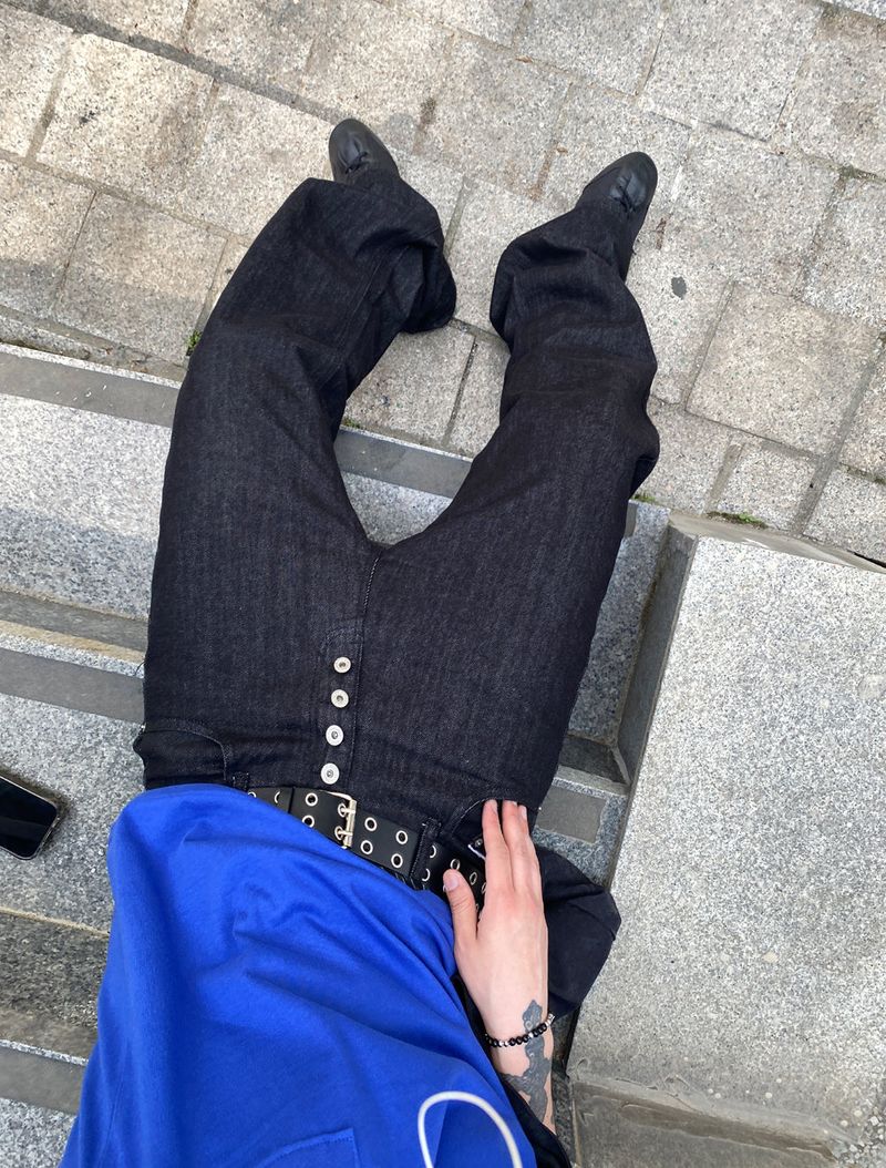 No.1746 FBF semi-flared black PT