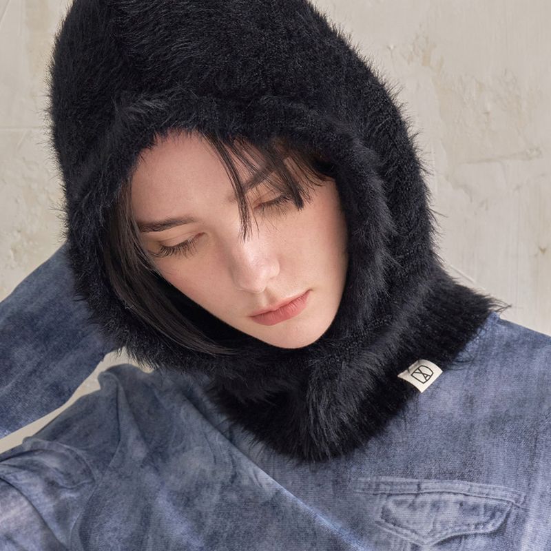 VA Square Label Hairy Balaclava / Black