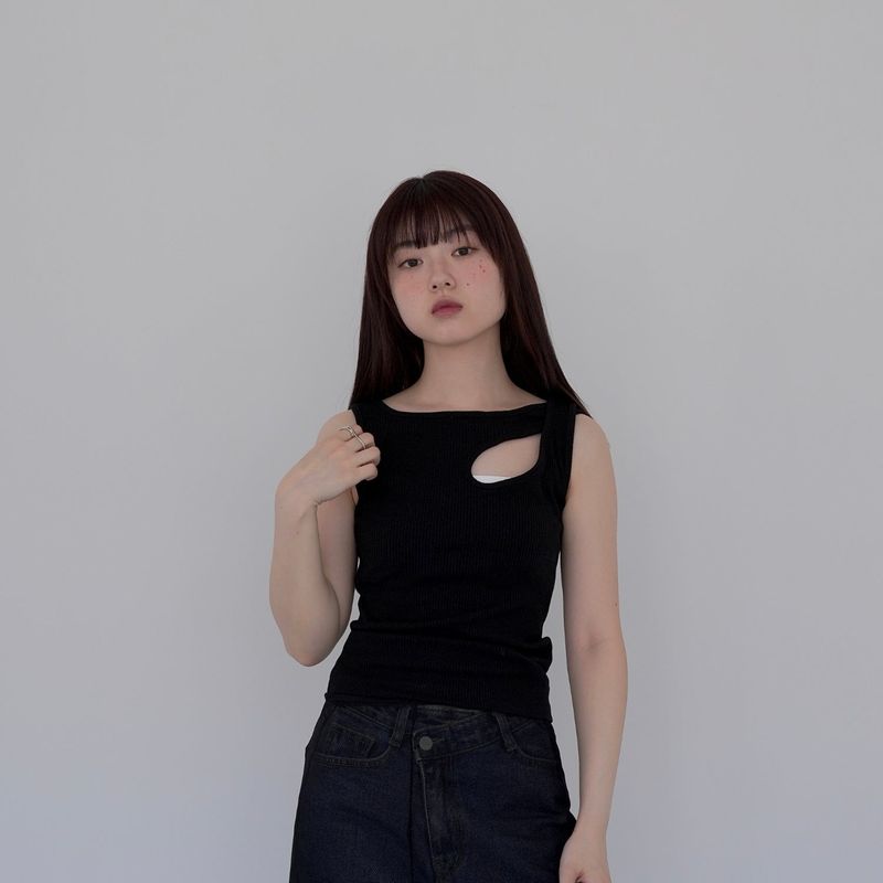 Uenui（ウニュイ）の「drop tank top（Tops）」