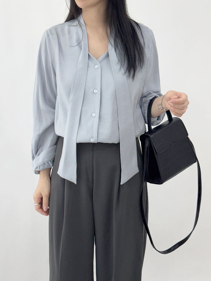 Bleak tie button long-sleeve blouse