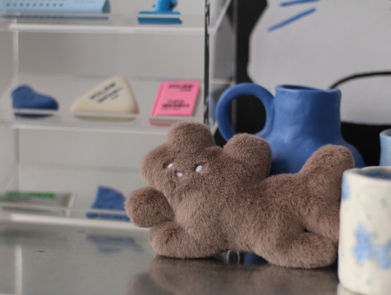 [Doll keychain resembling a fluffy cloud] White dog blue pale blue cocoa