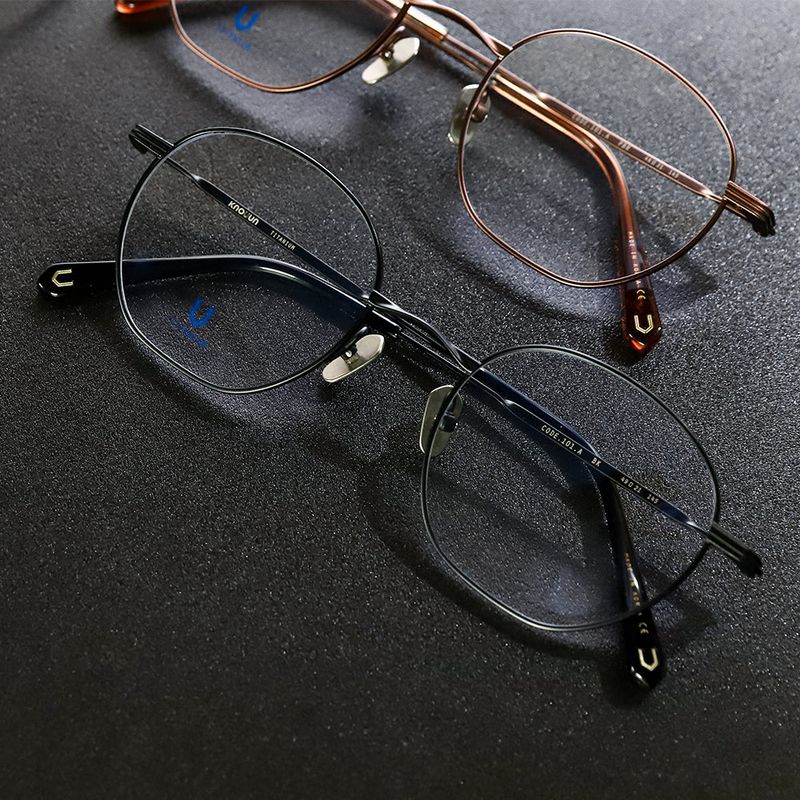 Knouun Round titanium glasses CODE. 101. A Black