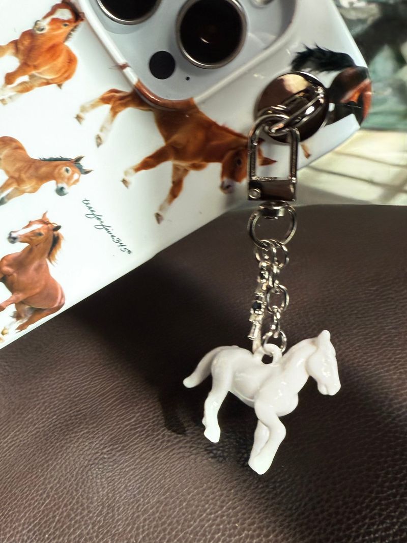 HORSE FIGURE KEYRING / TREEFORFIVE345