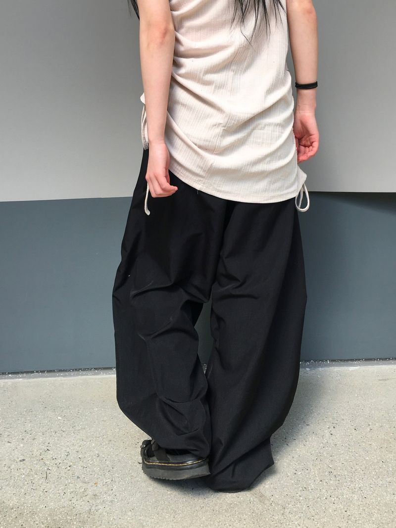 Cool Over Curved Nylon Pants (7c)