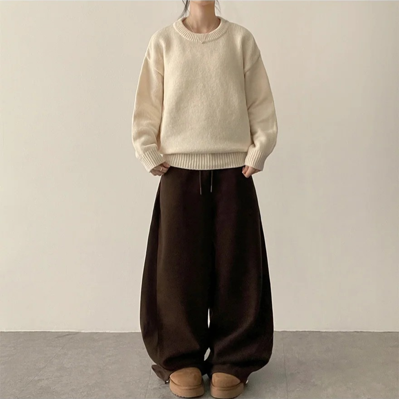 Mende Curved Incision Woolen Wide Pants