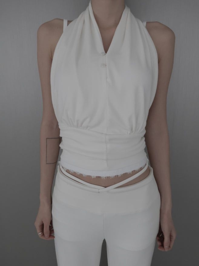 mnem（ムネム）の「Lua Button Halter Top（Tops）」