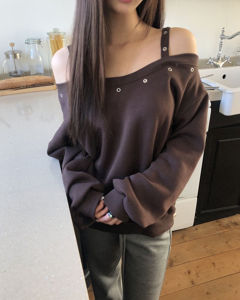 WONDER WONDER(ワンダーワンダー)の「Duon Eyelet Strap Off-Shoulder Fleece Sweatshirt(Tops)」