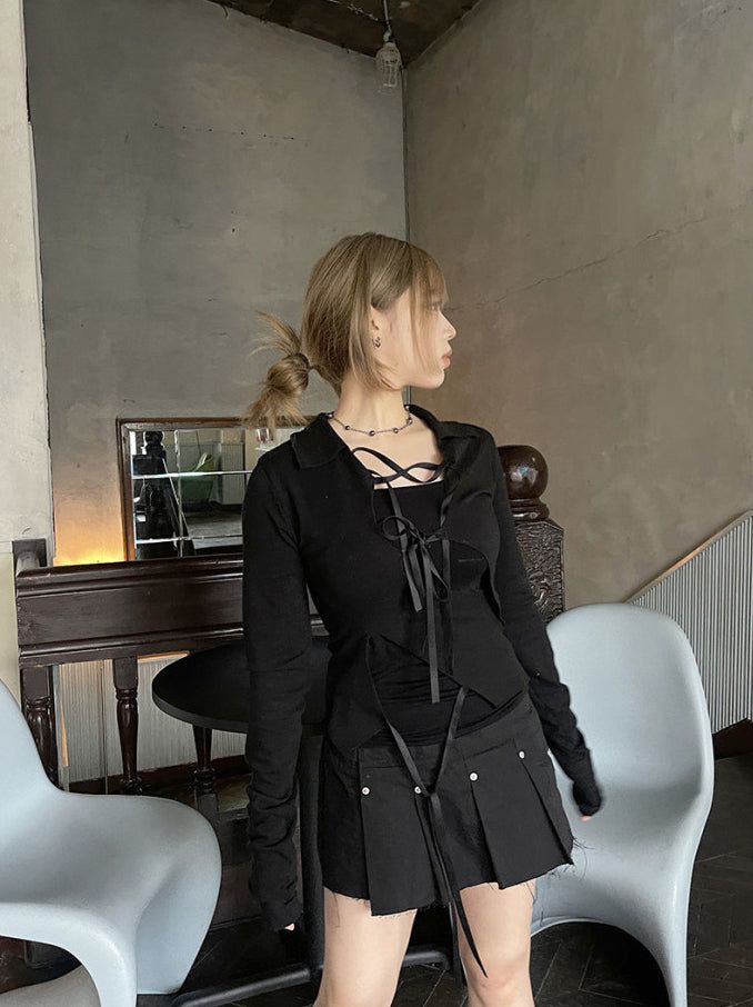 Strap slit collars ribbon T-shirt