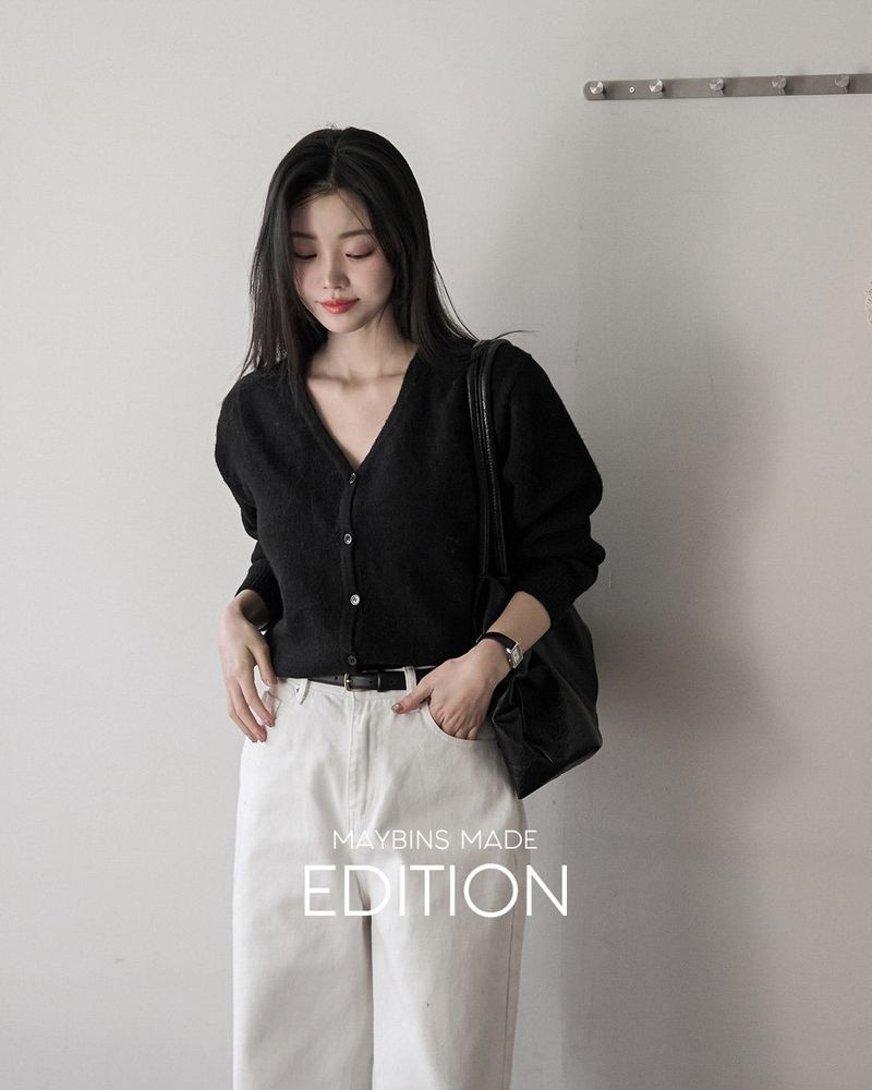 MAYBINS（メイビンス）の「Linier V-Neck Cardigan（Tops）」