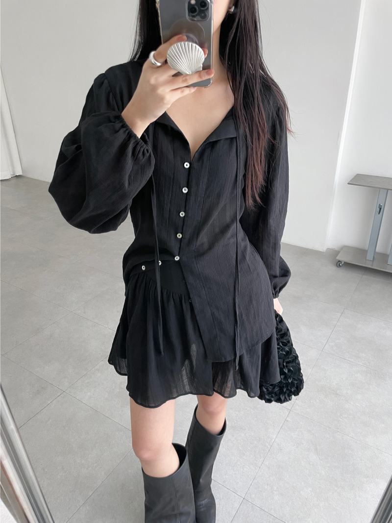 opening button blouse