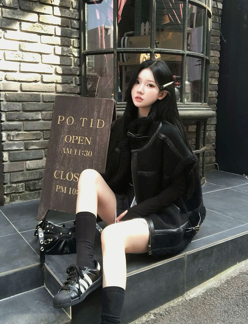 [BELLIDE MADE] Rowin, High-Neck Mouton Vest