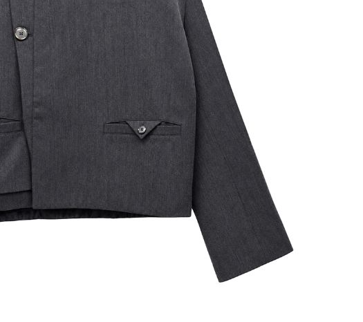 Rugen diagonal button crop blazer