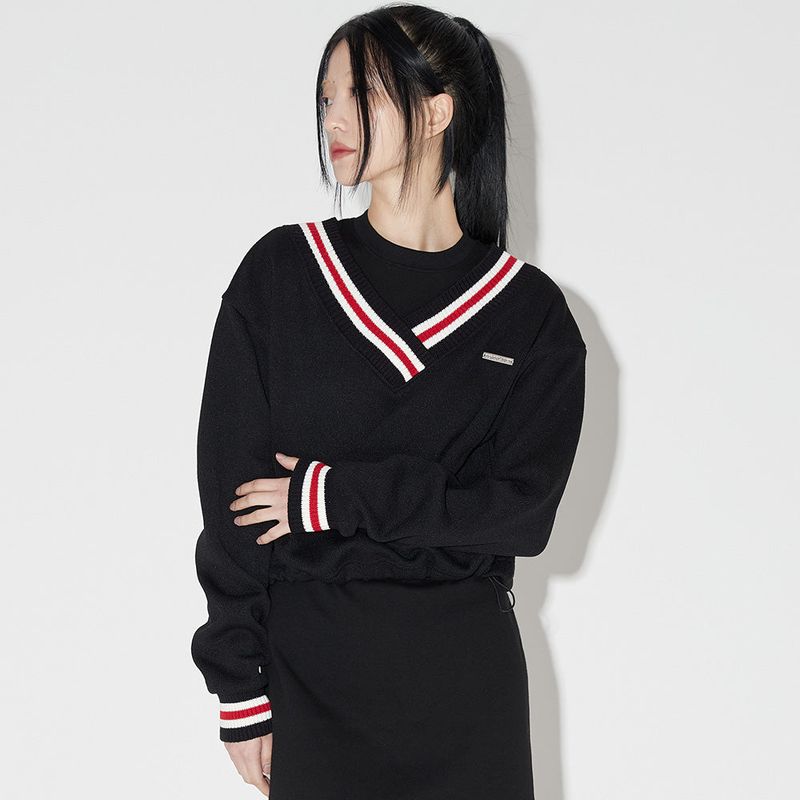 ZEROPLANET（ゼロプラネット）の「Vネッククロップスウェットシャツ / V-neck Cropped Sweat Shirt [BLACK]（Tops）」