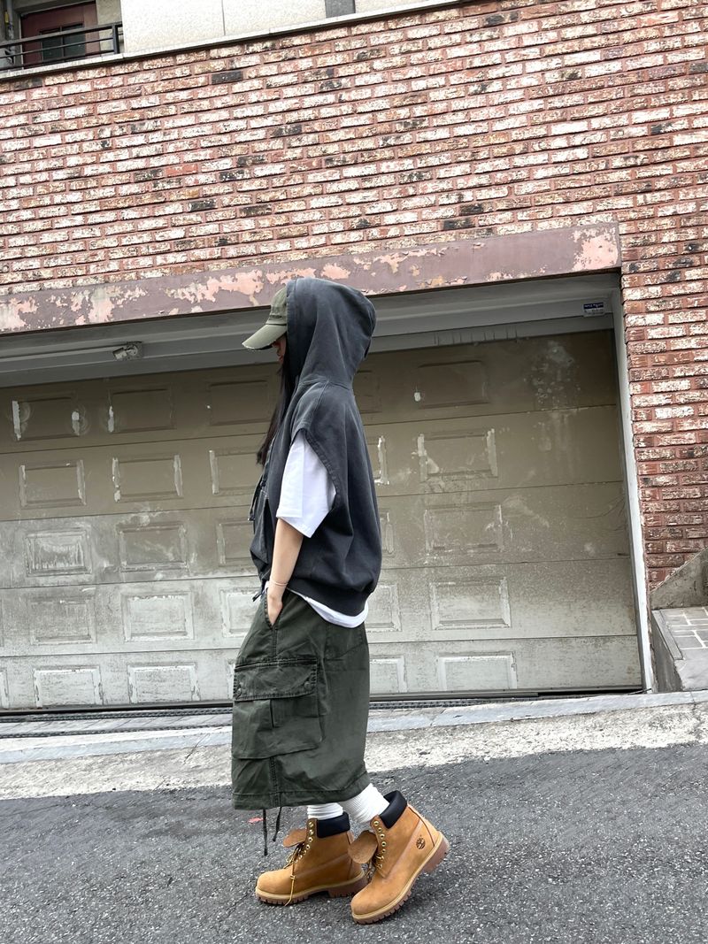 Leo Pigment Hooded Two-Way Vest