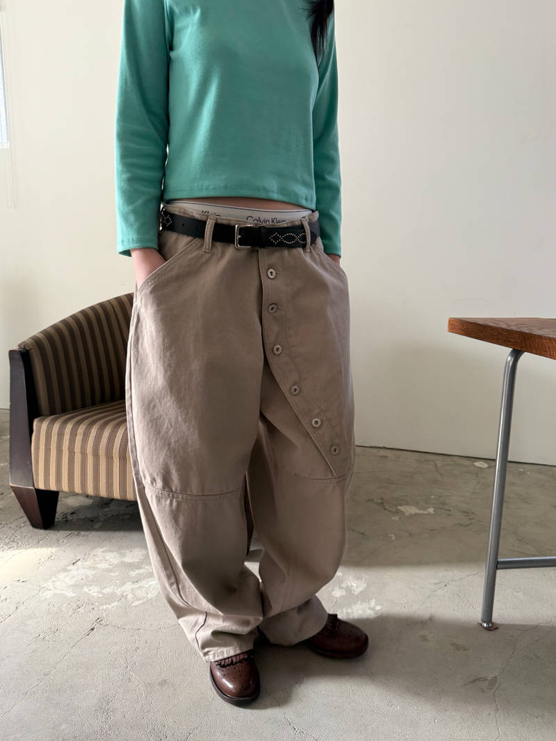 snap cover pants