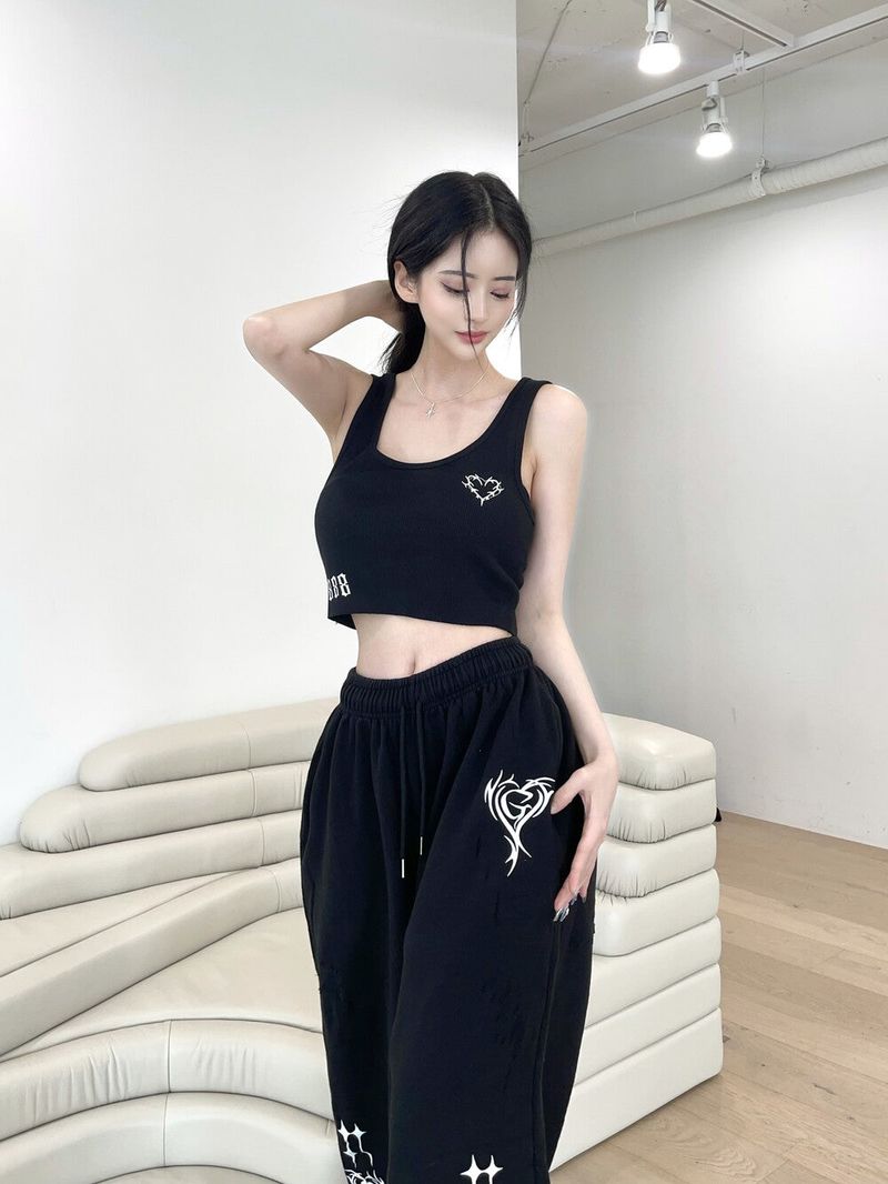 845. Heart crop sleeveless (2color)