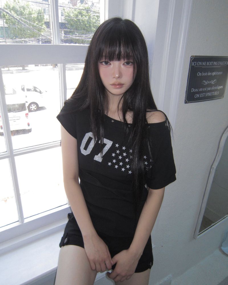 ヤエル スタッズ ワンショルダー Tシャツ