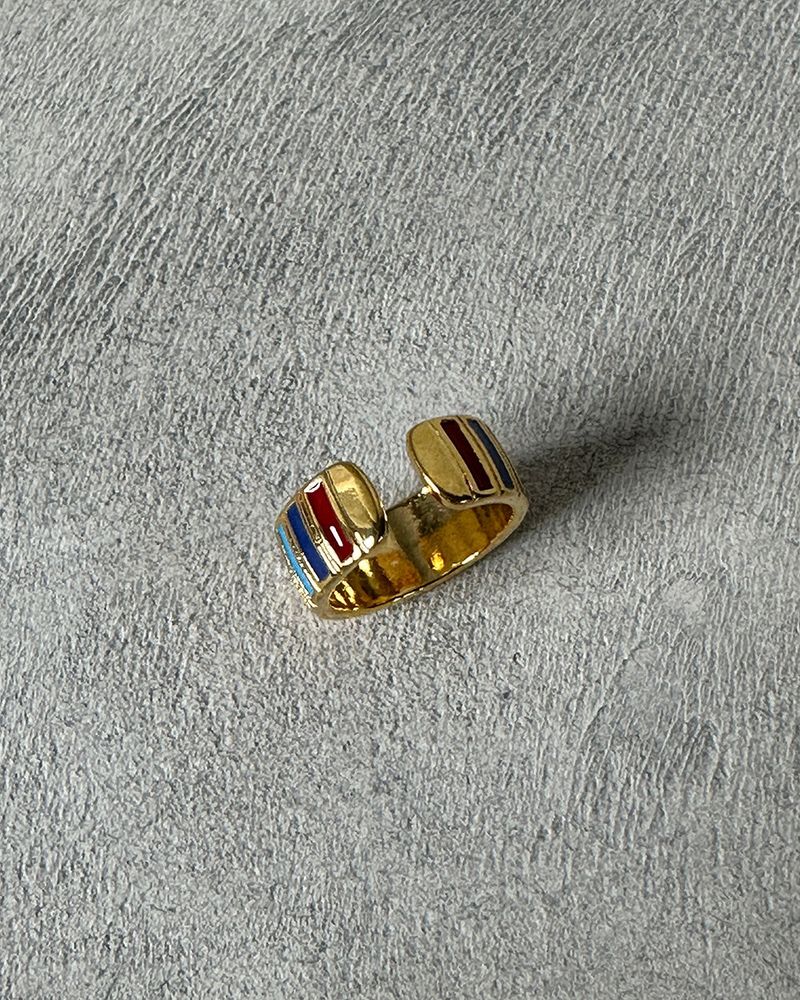 Vivid open ring