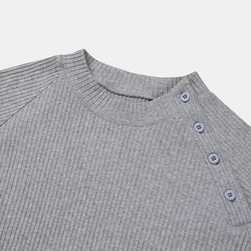 Side-button muscle-fit short-sleeve knit