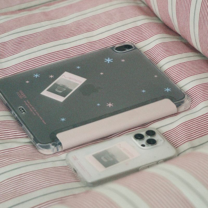 muppyroom（マッピールーム）の「[made] フォグインラブiPadケース（スマホグッズ/小物）」