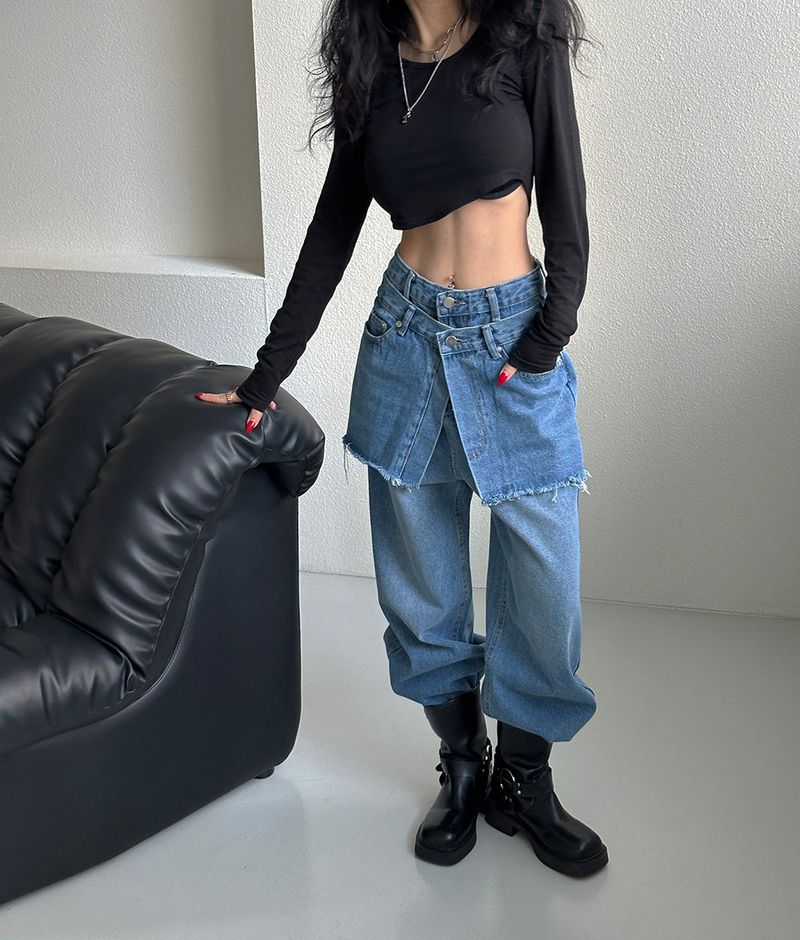 It's soft. A long-sleeved cropped shirt