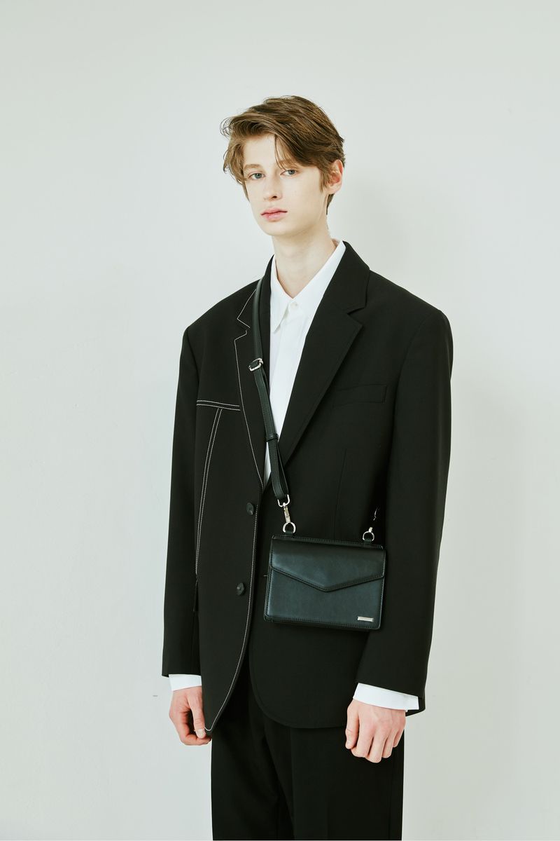 WIDTH SQUARE LEATHER MINIMAL BAG