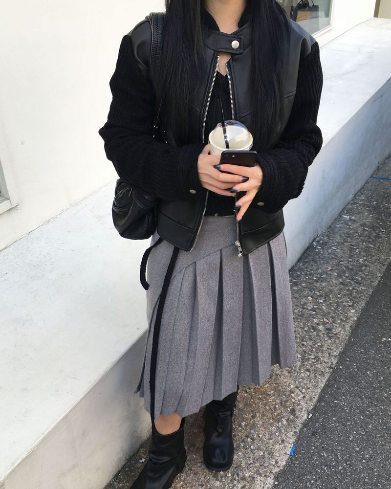 Belt pleated long skirt