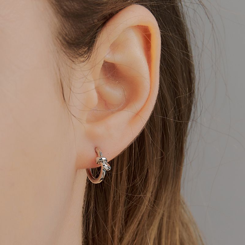 knot one-touch earring