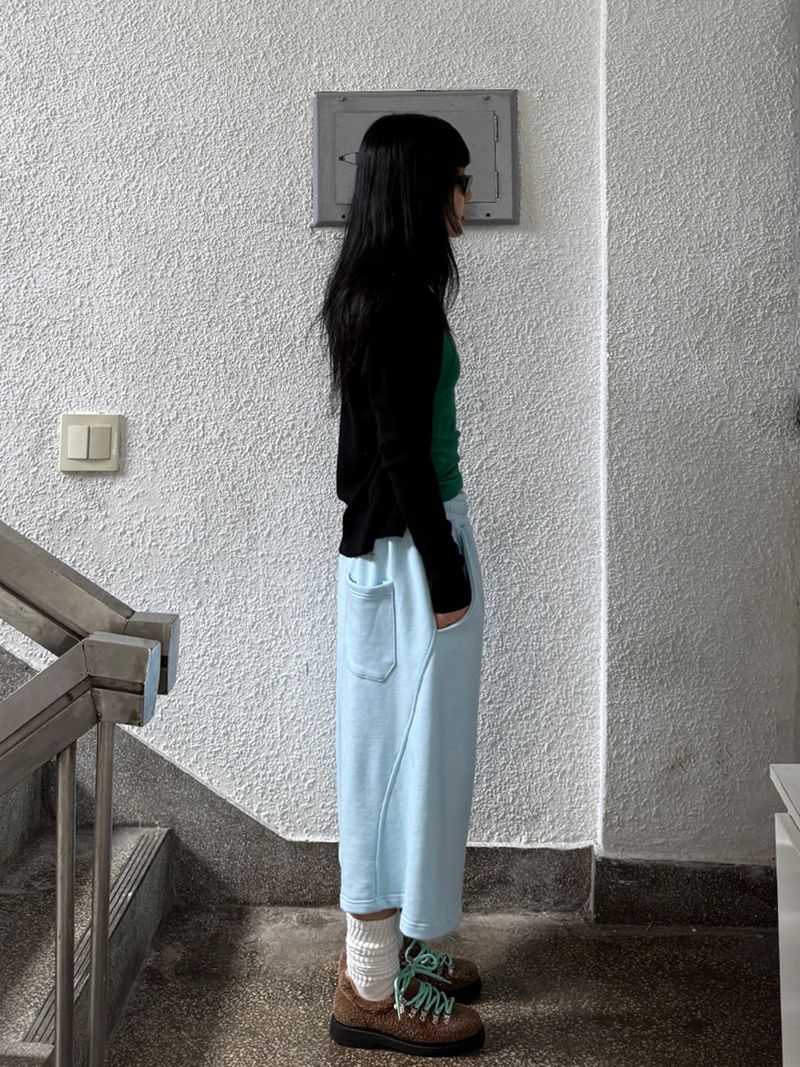 curved bermuda pants