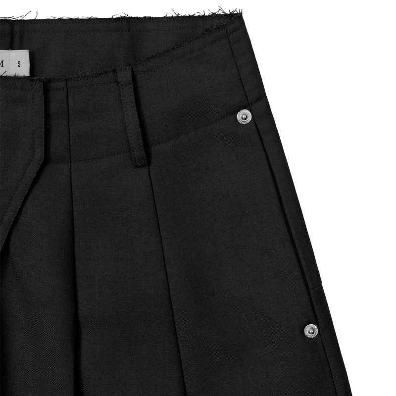 WAIST DETAIL TWO-TUCK WIDE SLACKS (BLACK)