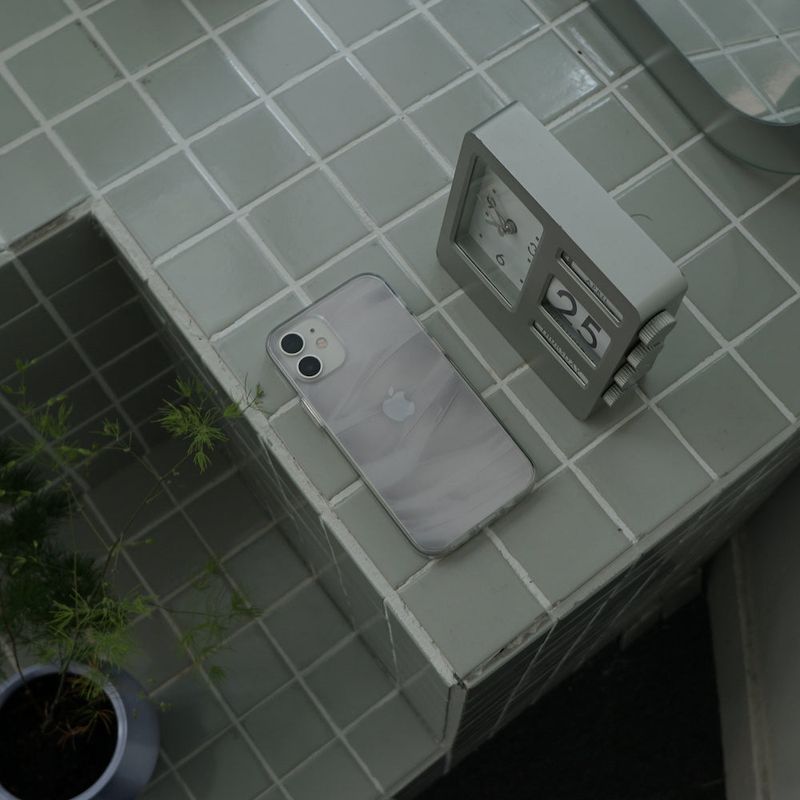 [MADE] see through jelly hard phone case (white)