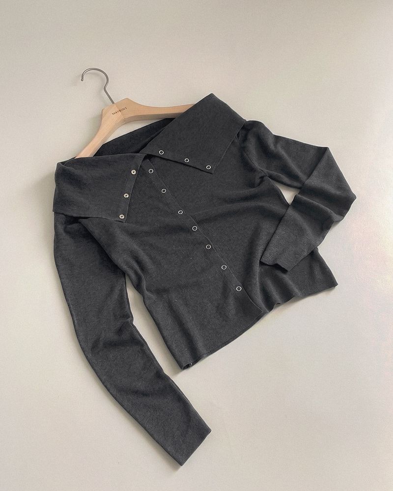 Vibaru off-shoulder knit