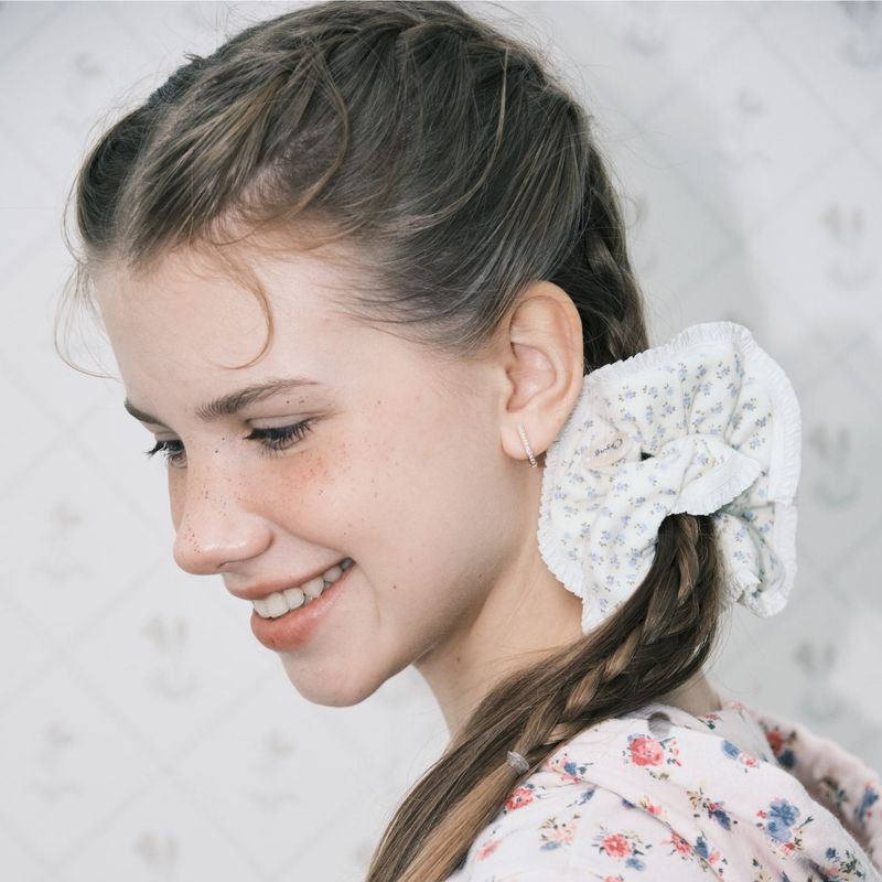 Mini Lace scrunchie_mint cream